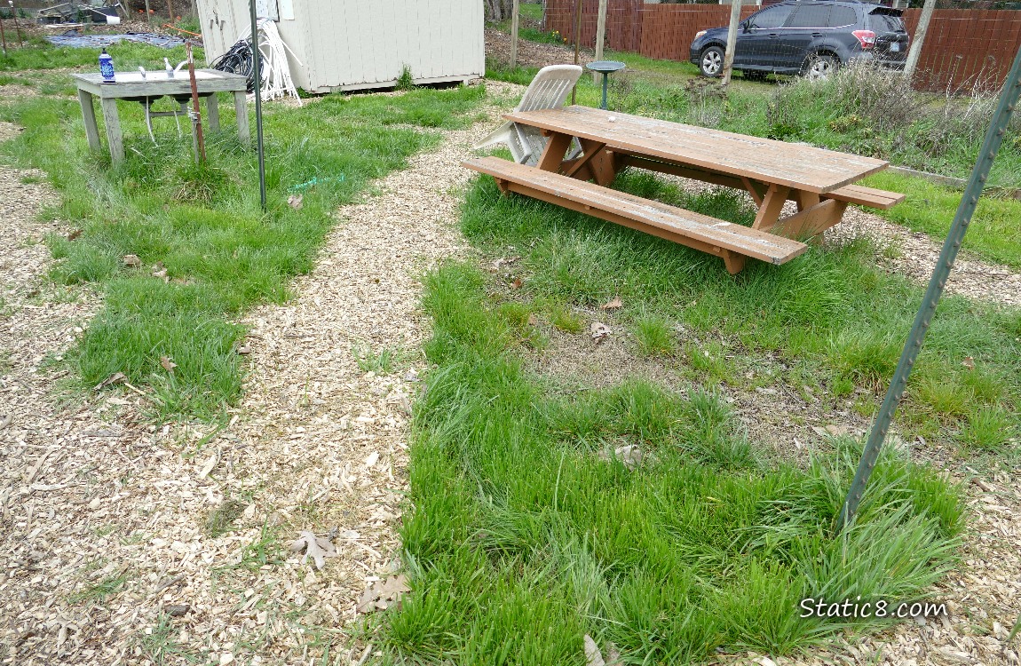 Picnic table and outdoor sink