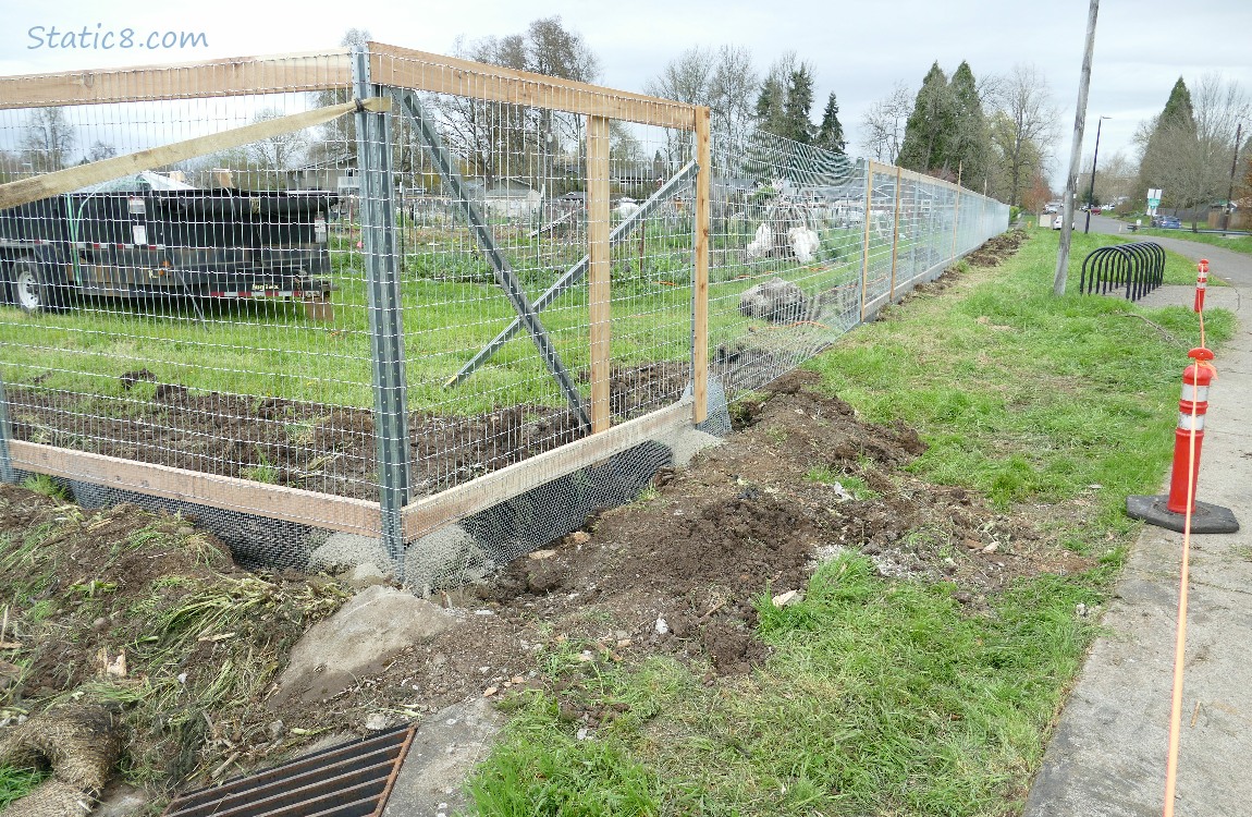 New wood and wire fence